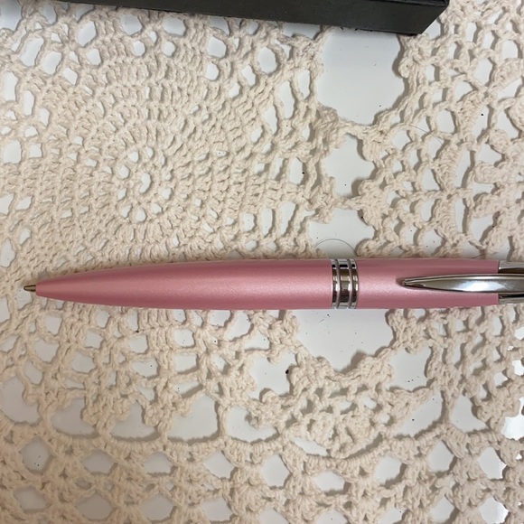 Rare Givenchy pen and keychain set - Picture 6 of 10